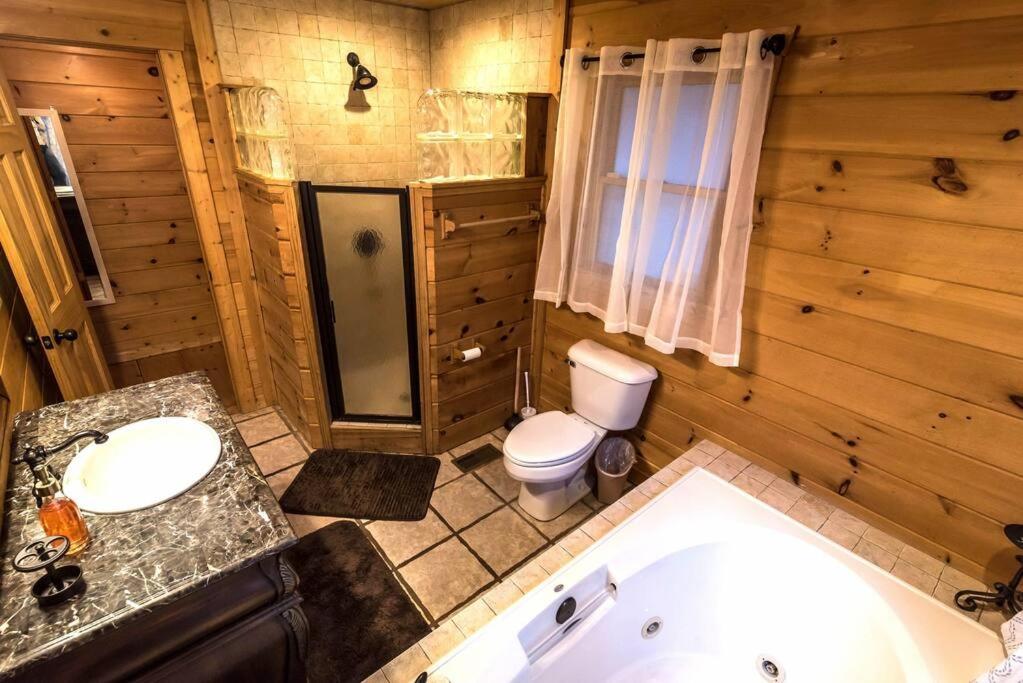 Private Creekside Cabin+Hot Tub,Pool Table, & Pets Эллиджей Экстерьер фото