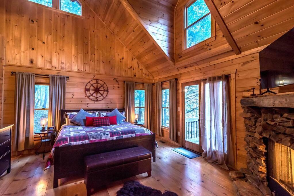 Private Creekside Cabin+Hot Tub,Pool Table, & Pets Эллиджей Экстерьер фото