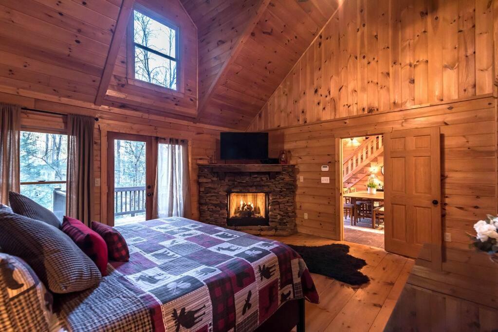 Private Creekside Cabin+Hot Tub,Pool Table, & Pets Эллиджей Экстерьер фото