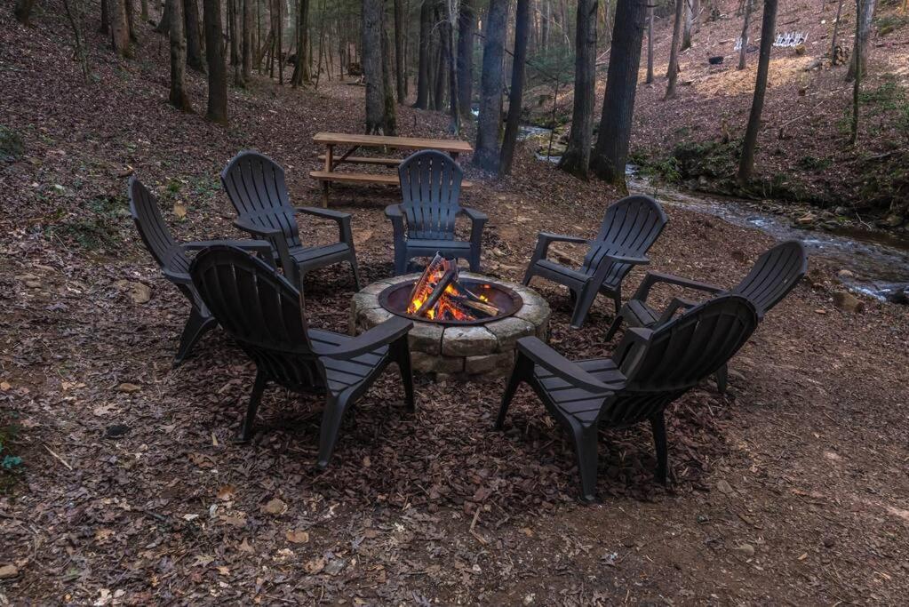 Private Creekside Cabin+Hot Tub,Pool Table, & Pets Эллиджей Экстерьер фото