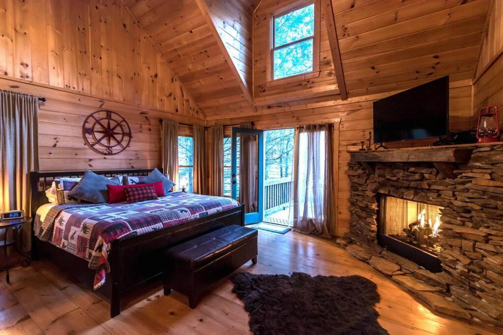 Private Creekside Cabin+Hot Tub,Pool Table, & Pets Эллиджей Экстерьер фото