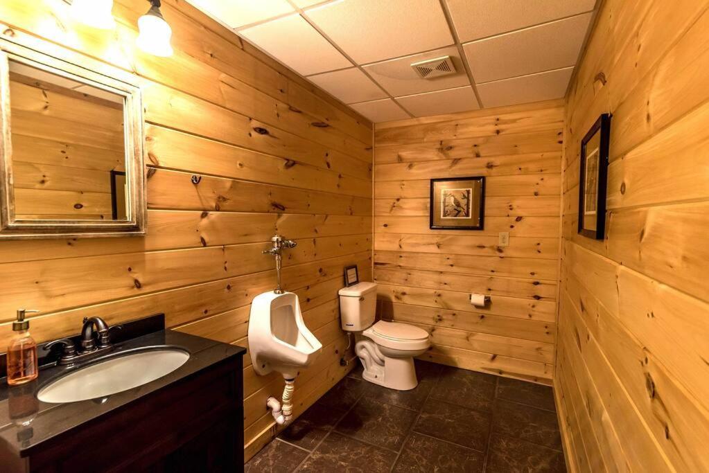 Private Creekside Cabin+Hot Tub,Pool Table, & Pets Эллиджей Экстерьер фото