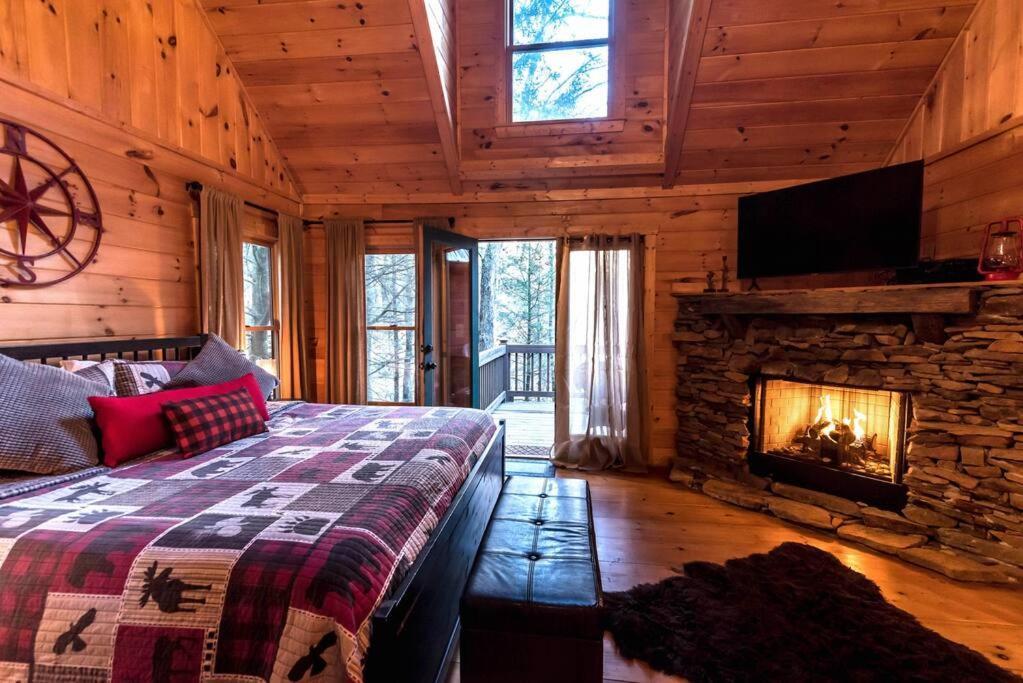 Private Creekside Cabin+Hot Tub,Pool Table, & Pets Эллиджей Экстерьер фото