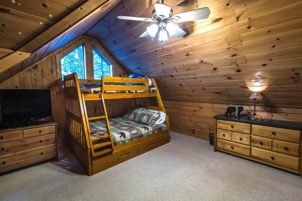 Private Creekside Cabin+Hot Tub,Pool Table, & Pets Эллиджей Экстерьер фото