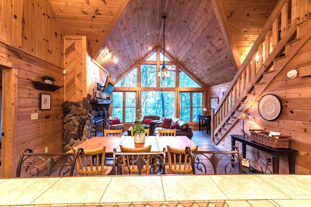 Private Creekside Cabin+Hot Tub,Pool Table, & Pets Эллиджей Экстерьер фото
