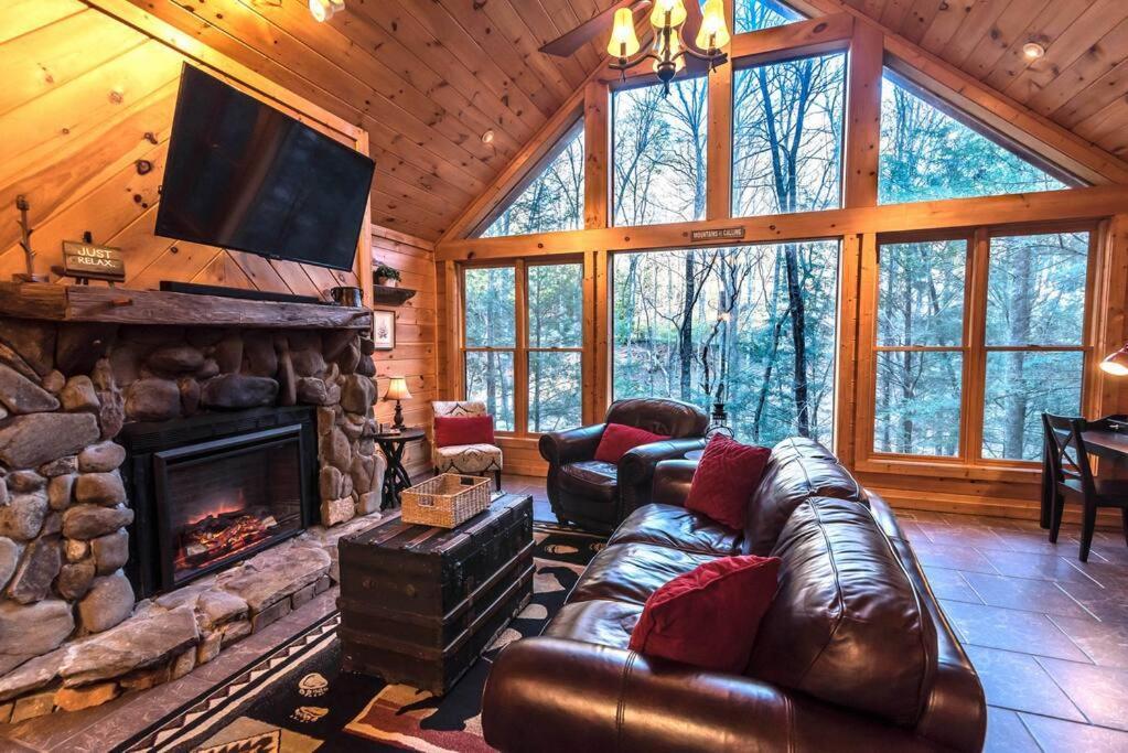 Private Creekside Cabin+Hot Tub,Pool Table, & Pets Эллиджей Экстерьер фото