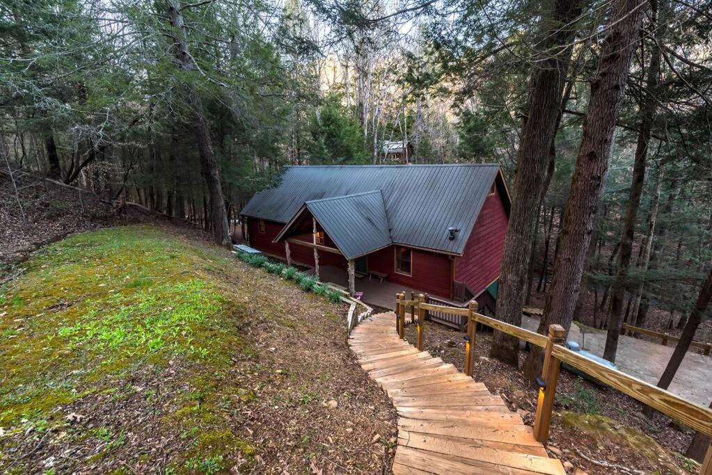 Private Creekside Cabin+Hot Tub,Pool Table, & Pets Эллиджей Экстерьер фото