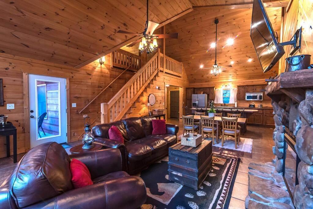 Private Creekside Cabin+Hot Tub,Pool Table, & Pets Эллиджей Экстерьер фото